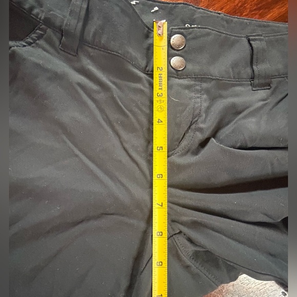 Columbia Omni-Shade Lightweight Stretch Nylon Hiking Shorts. Women's Size 4 - Picture 6 of 7